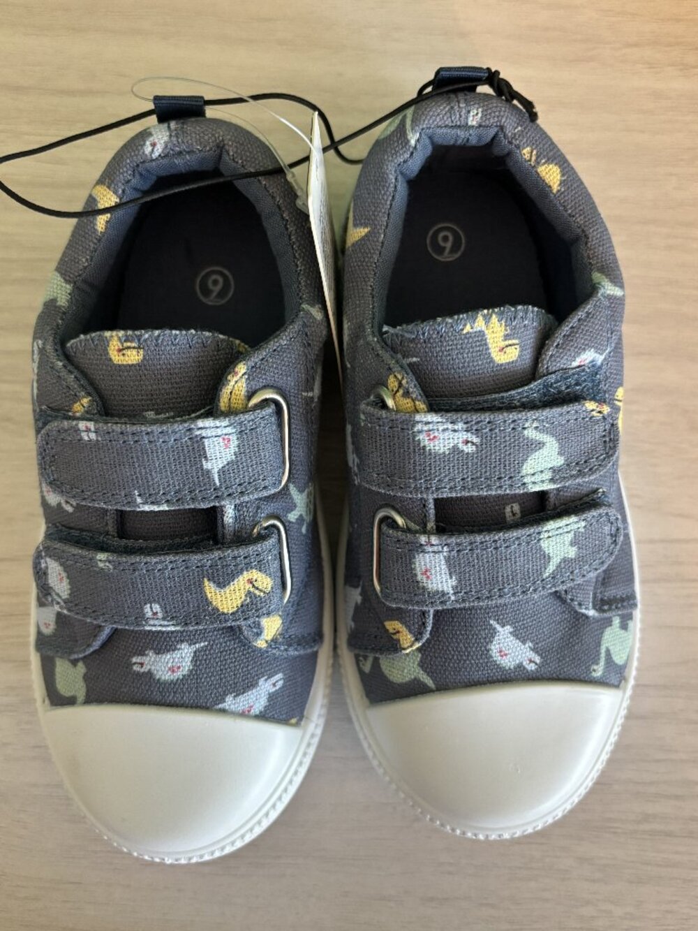 Canvas Toddler Dinosaur sneakers size 9. Hook and Loop closure -Blue NEW